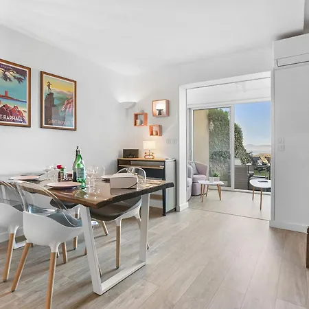 公寓 Joli 43m² Vue Piscine Parking Saint-Raphaël