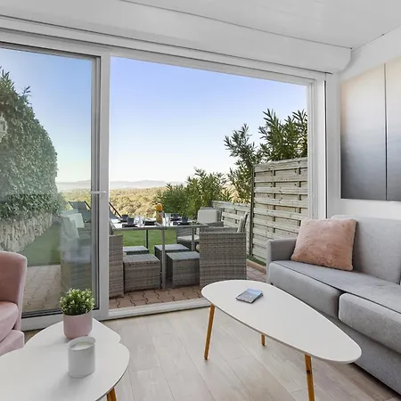 Joli 43m² Vue Piscine Parking * Saint-Raphaël